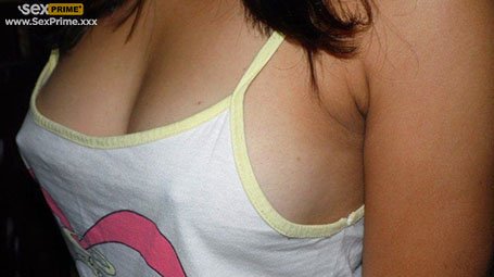 Foto porno de uma esposa gostosa bucetuda pelada