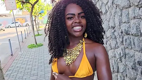 Novinha foi abandonada pelo marido no carnaval e acabou fodendo